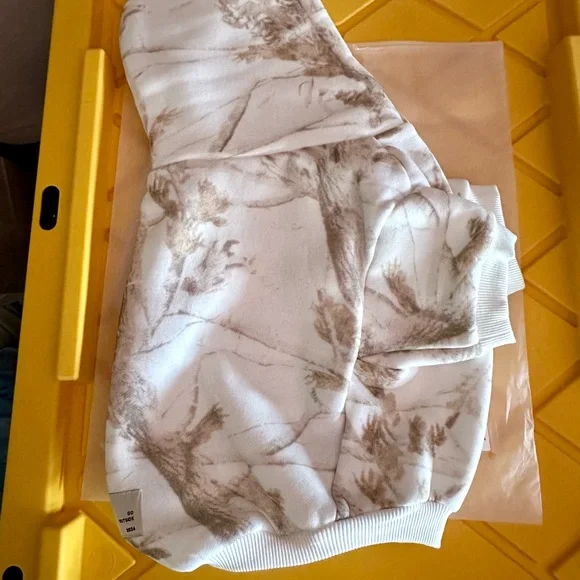 COMFRT PAWS CAMO DOG HOODIE - Picture 4 of 16